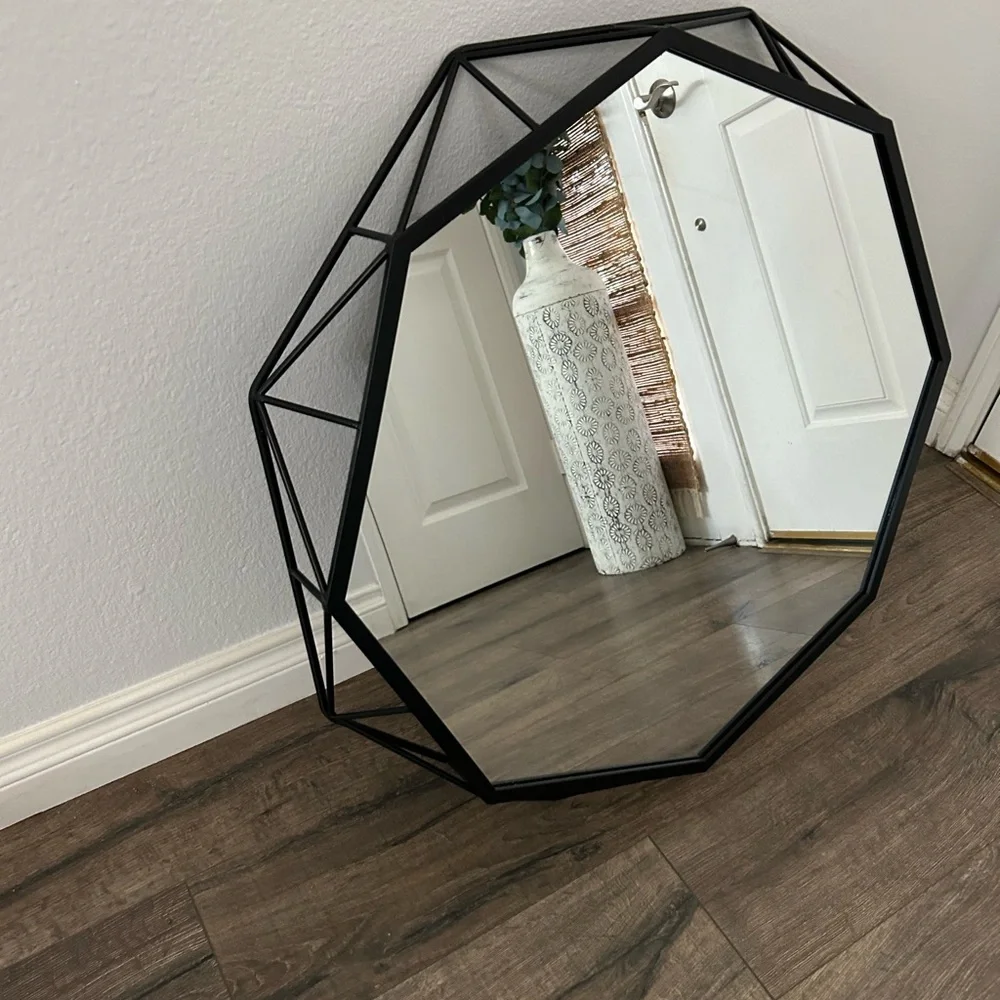Black mirror